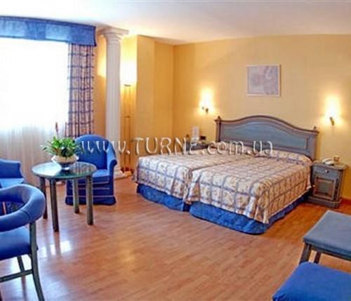 Фото Corona de Granada 4*