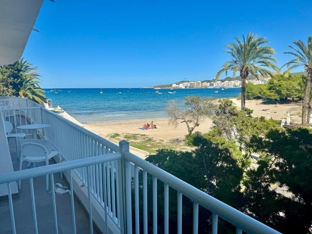 Отель Tagomago 4*