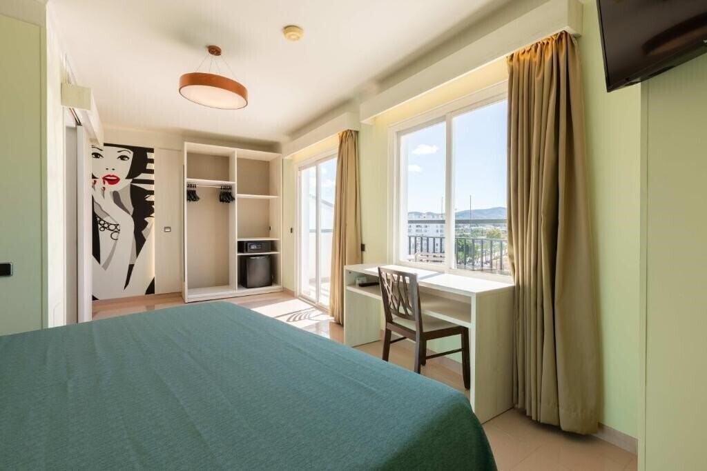 Fotografie The Red Hotel By Ibiza Feeling 2*