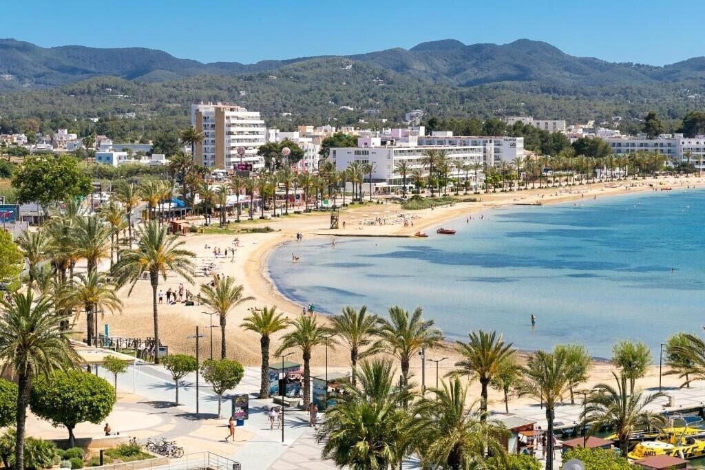 Hotel The Red Hotel By Ibiza Feeling 2*