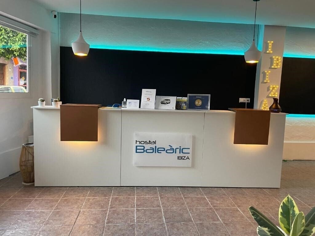 Fotografii Hostal Balearic 1*