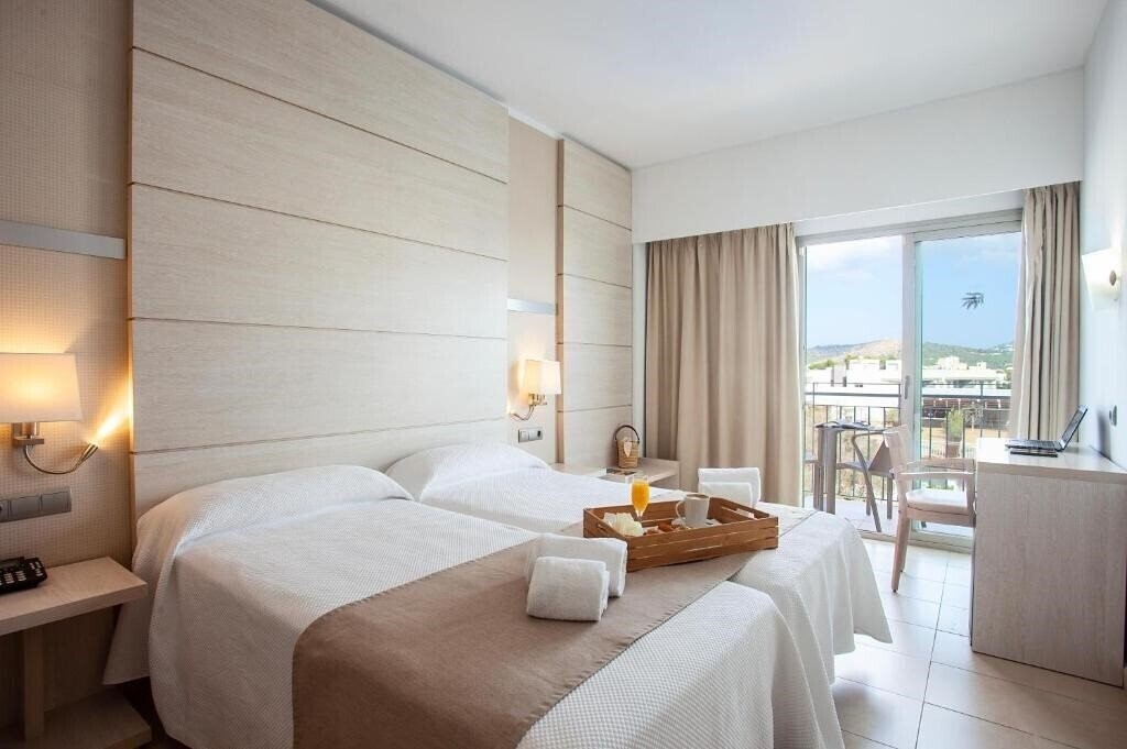 Imaginea Puchet Hotel 3*