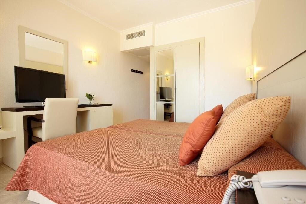 Imaginea Grupotel Imperio Playa 4*