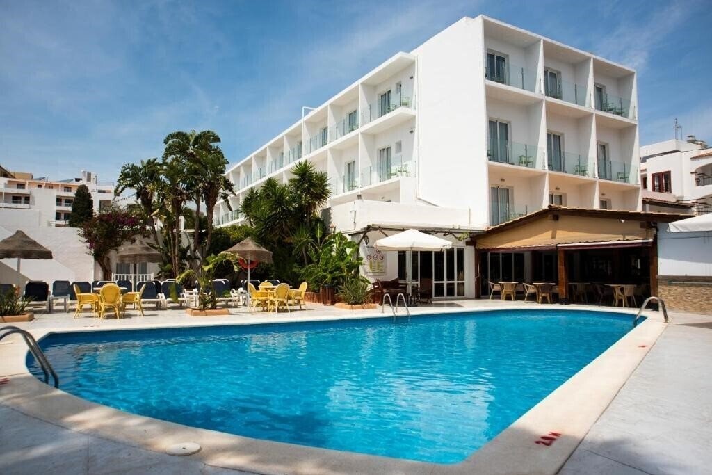 Hotel Mar & Huerta Hotel 2*