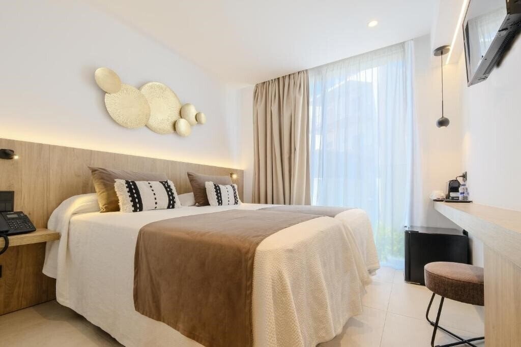 Fotografii M Hotel 4*