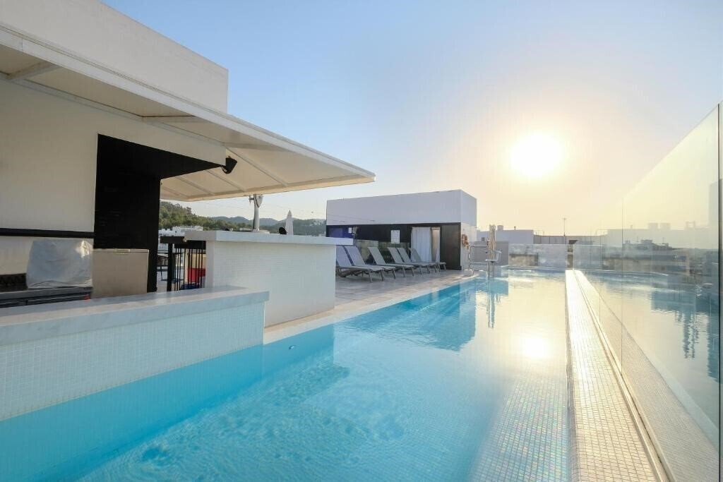 Imaginea M Hotel 4*
