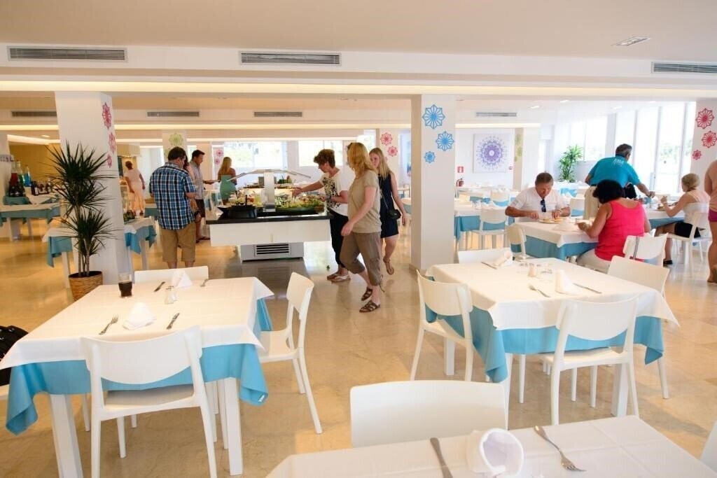 Фотография Cala Llenya Resort Ibiza 4*