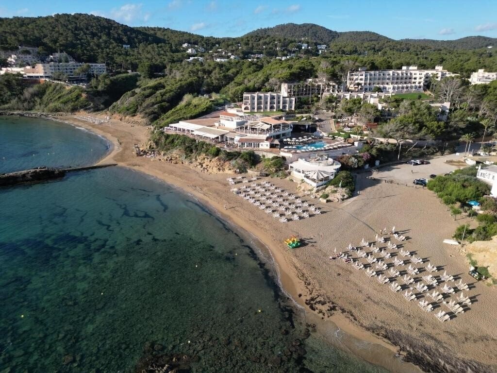 Hotel Invisa Club Cala Blanca 3*