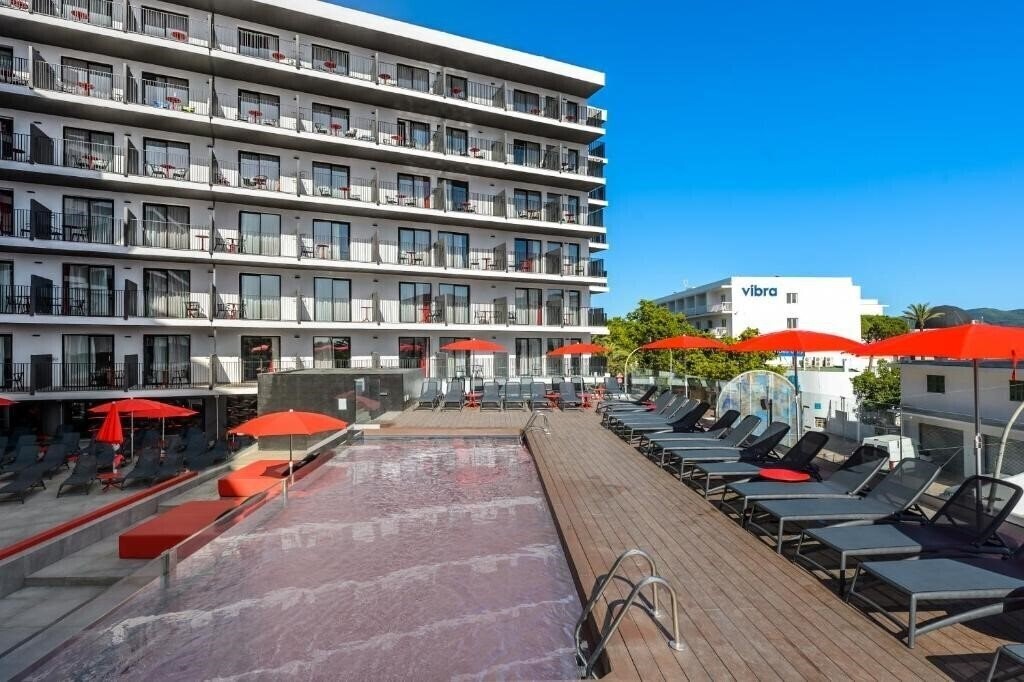 Отель Vibra District - Adults Only 4*