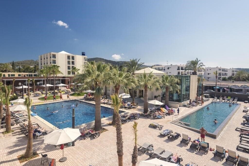 Hotel Barcelo Pueblo Ibiza 3*