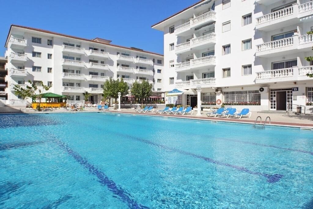 Отель Europa Apartamentos 2*