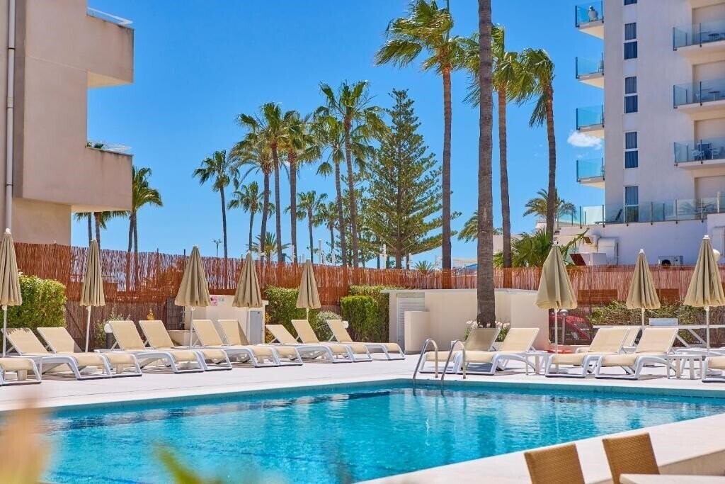 Hotel Universal Bikini 3*