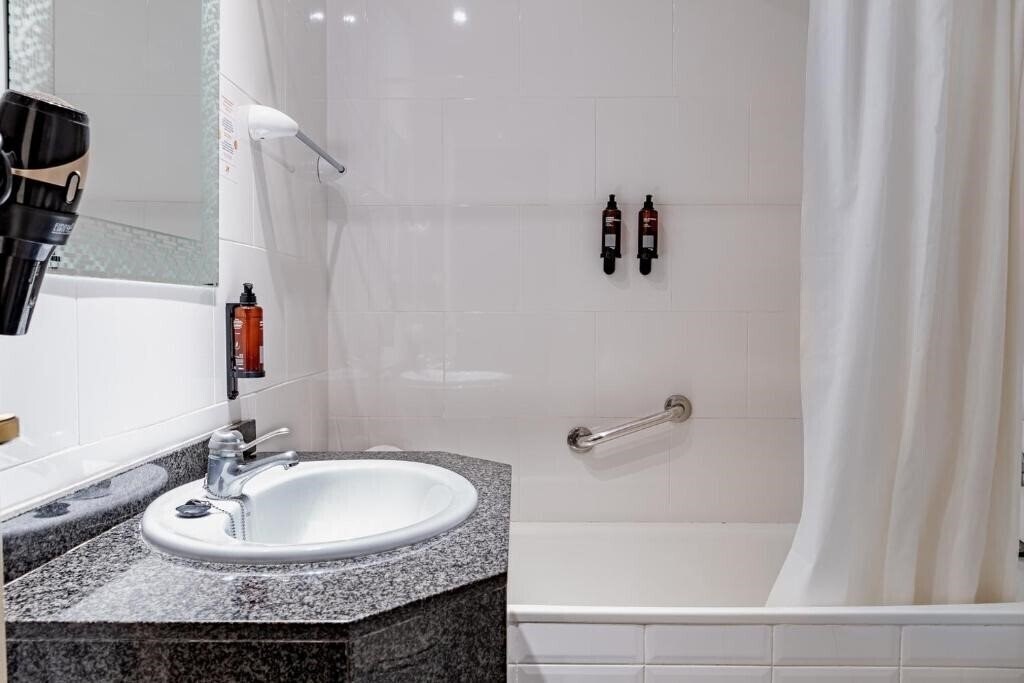 Отель Espanya 30 Degrees Hotels (ex. Fergus Espanya, Alegria Espanya, Hotel Espanya, 30 Degrees Hotel Espanya Calella ) 3*