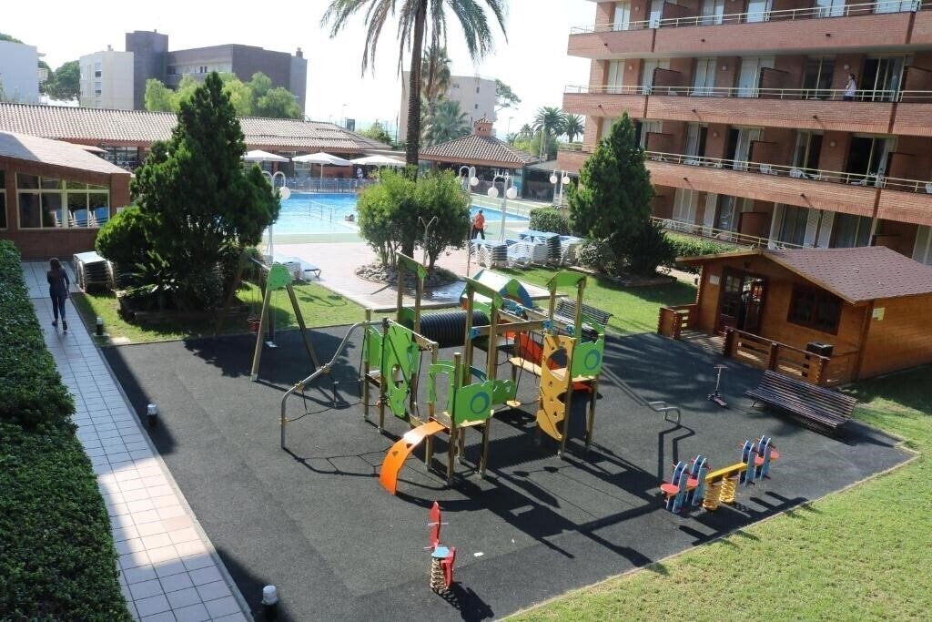 Отель Voramar Cambrils 4*