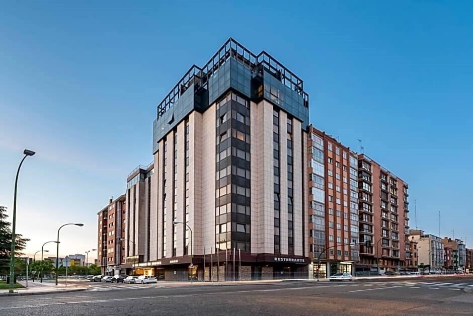 Hotel Crisol Puerta de Burgos (ex. Hotel Puerta de Burgos, Zenit Puerta de Burgos) 4*