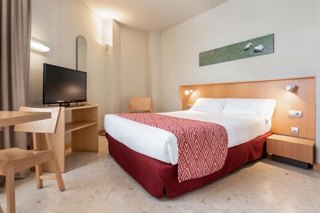 Fotografii Exe Aparthotel Campus San Mames 3*