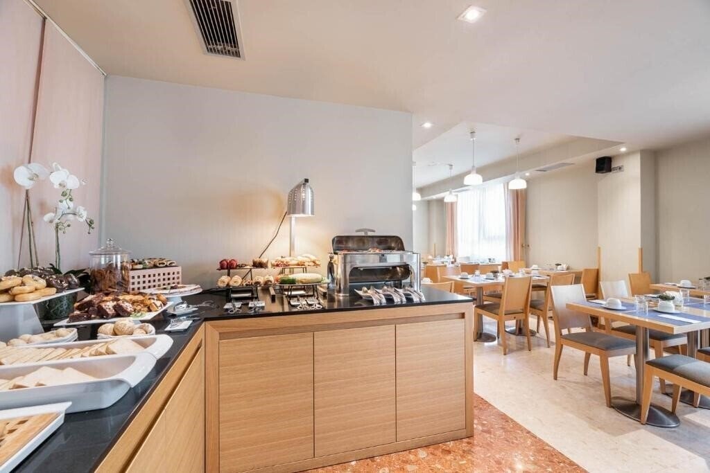 Imaginea Exe Aparthotel Campus San Mames 3*