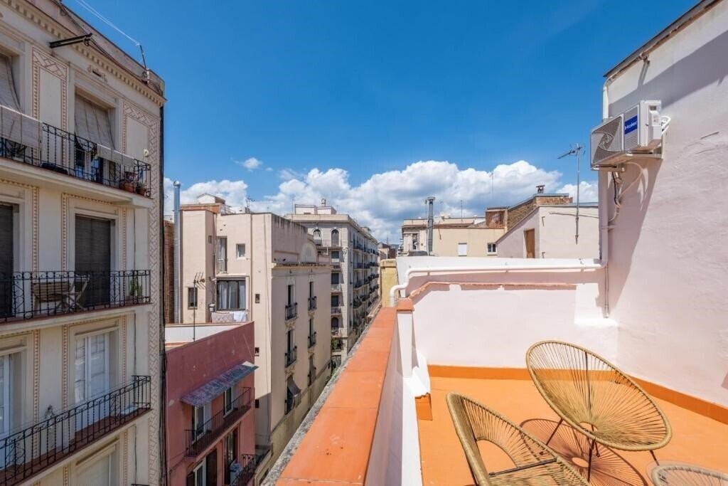 Imaginea Animapartments Sants 3*