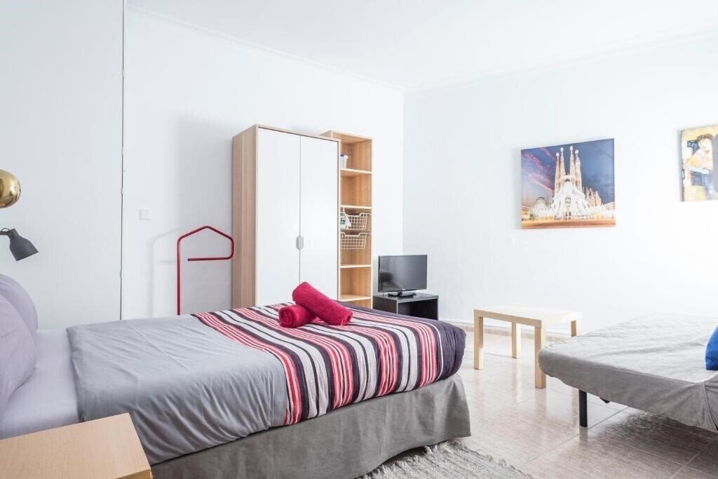Hotel Apartamentos Tarradellas 3*