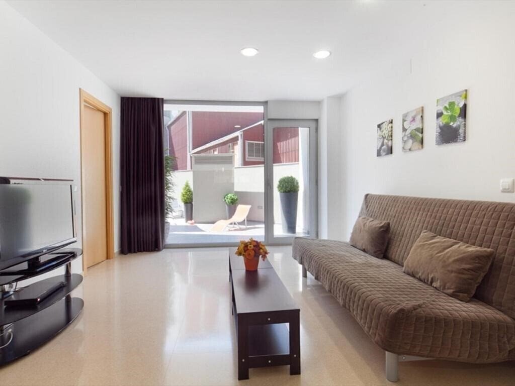 Imaginea Charm Suites 3*