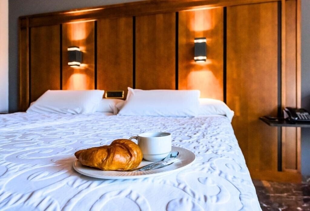 Imaginea Hotel Condestable Iranzo 4*