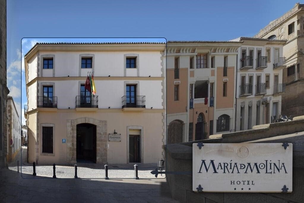 Hotel Maria De Molina 3*