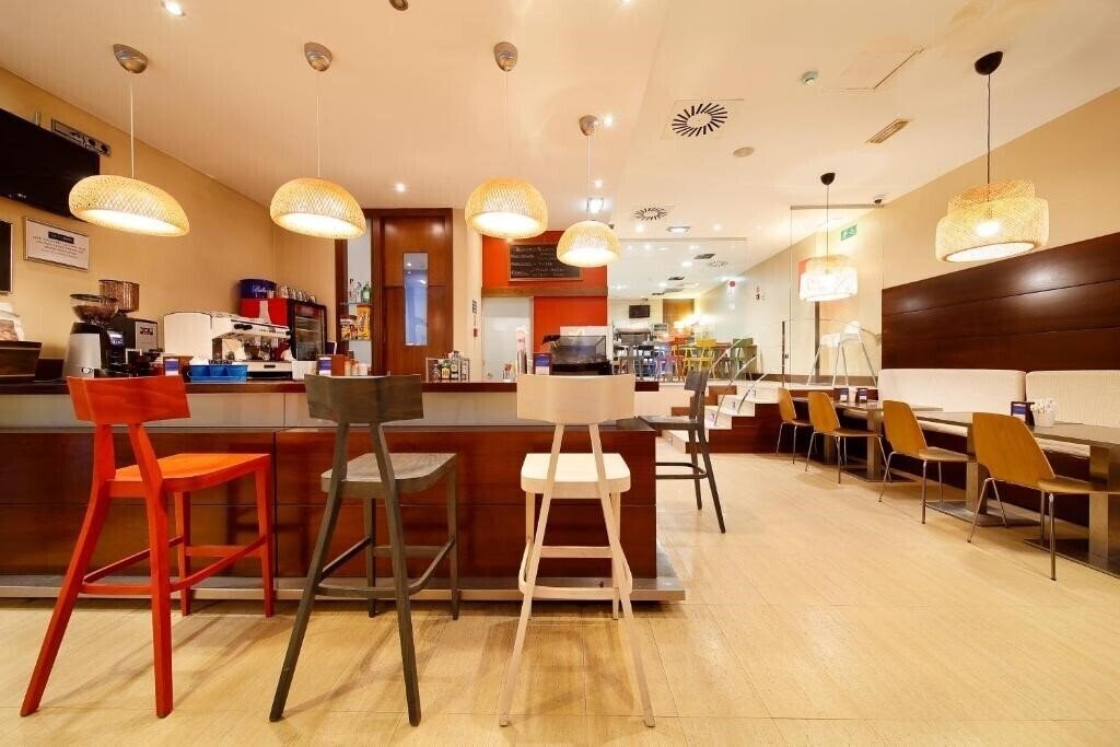 Imaginea Hotel Marques Gijon 3*