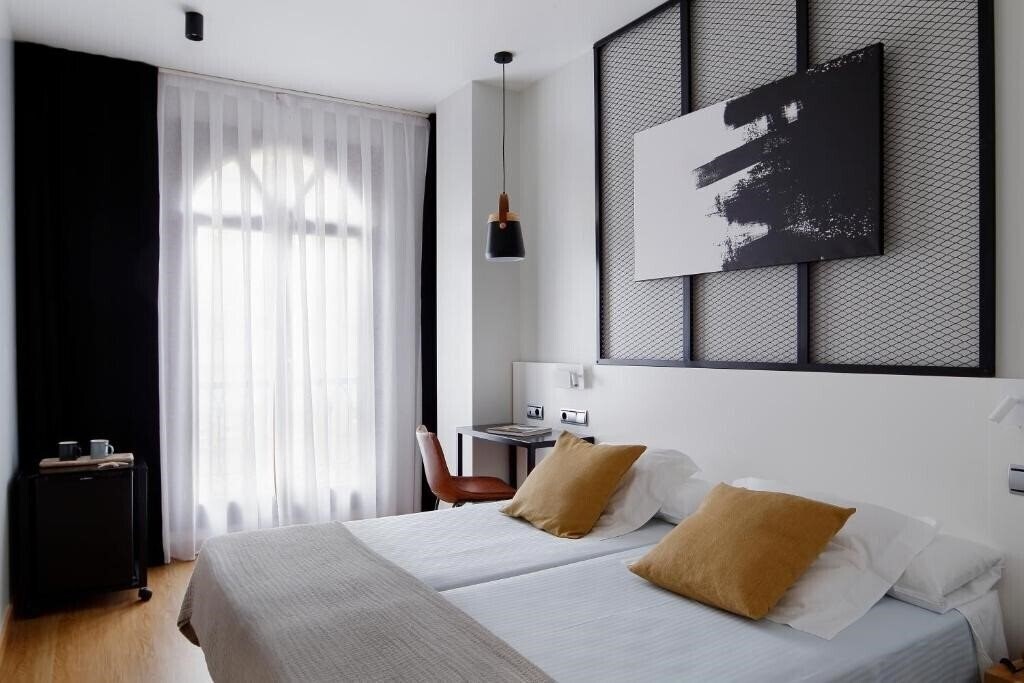 Imaginea Hotel Marques Gijon 3*