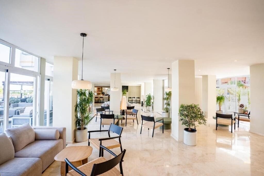 Hotel Coral Ocean View 4*