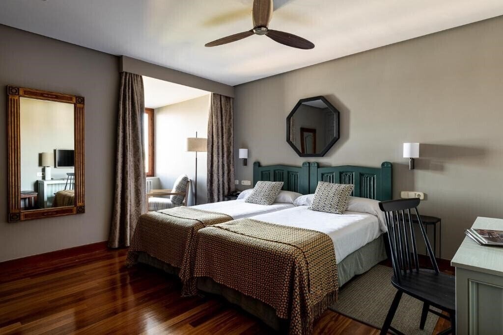 Imaginea Parador De Hondarribia El Emperador (ex. Parador Castillo De Carlos V) 4*