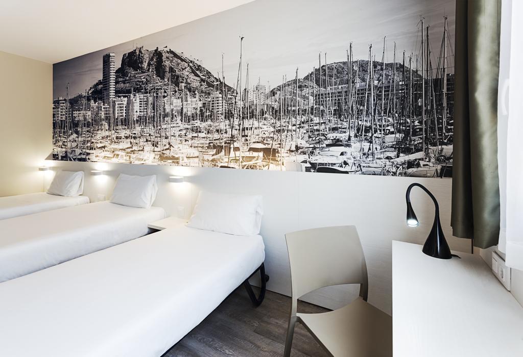 Imaginea B & B Alicante (Ex Holiday Inn Express) 3*
