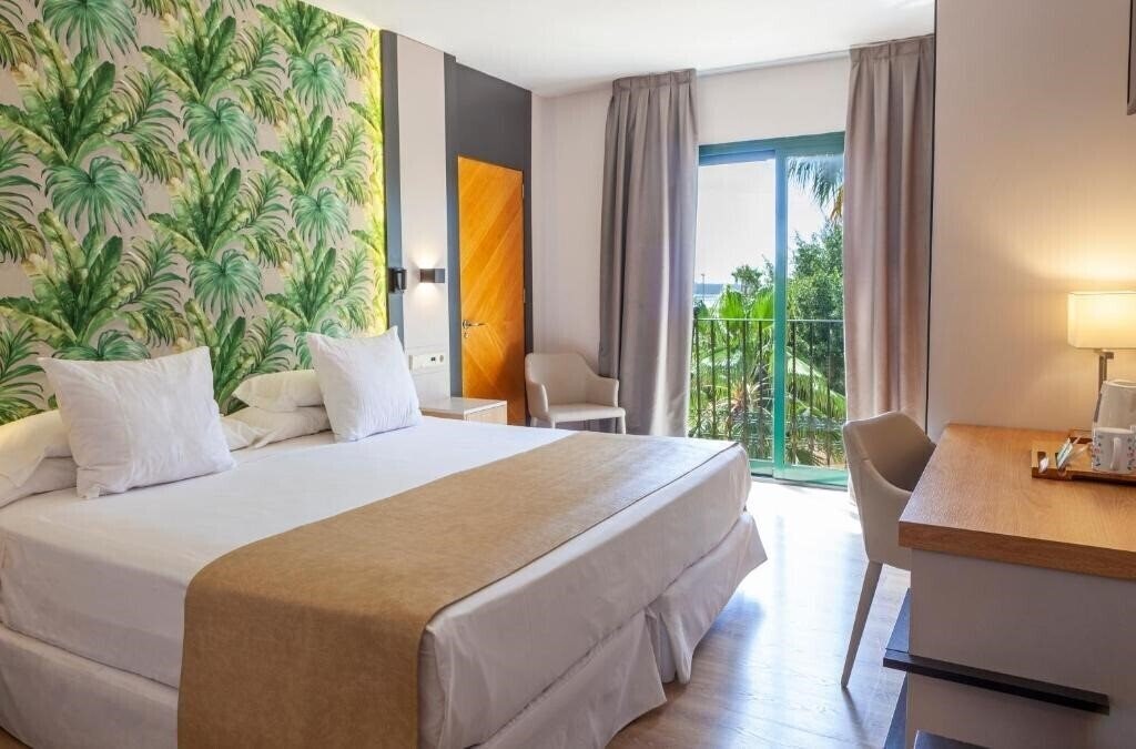 Imaginea La Laguna SPA & Golf 4*