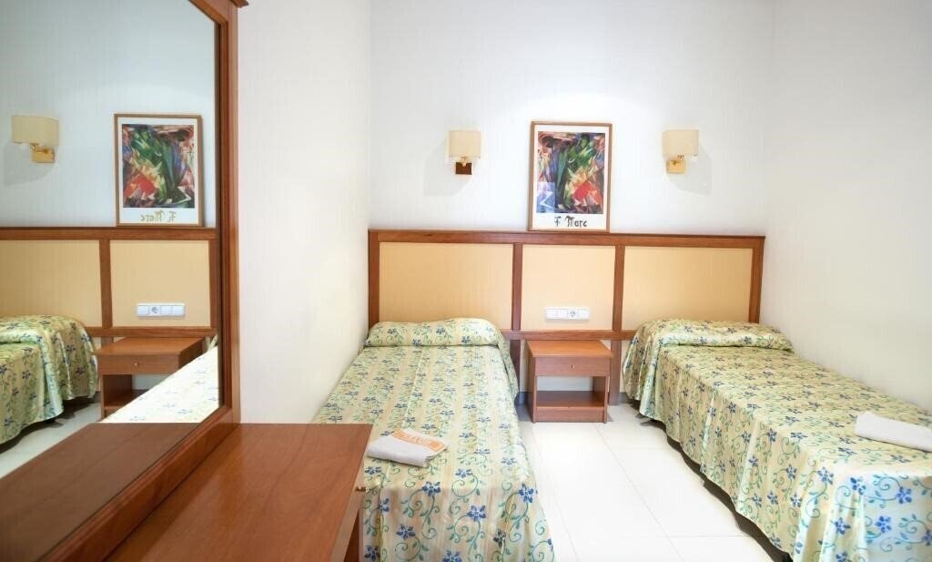 Фотография Apartamentos Royal 3*