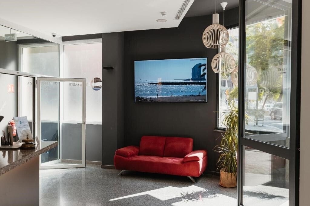 Imaginea Travessera Hotel And Parc Guel 2*