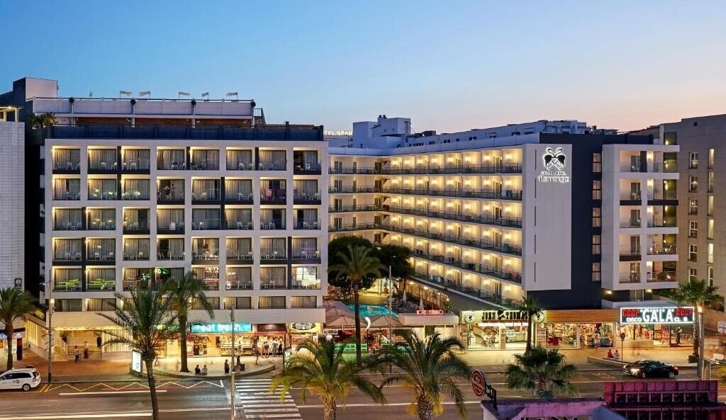Отель Flamingo 4*