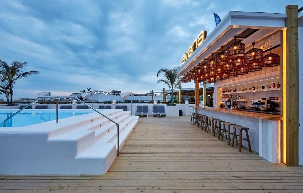 Изображение Flamingo 4*