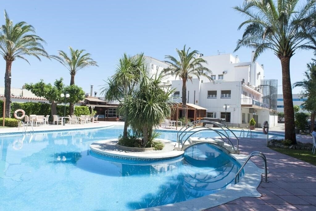 Отель Ampuria Inn 3*