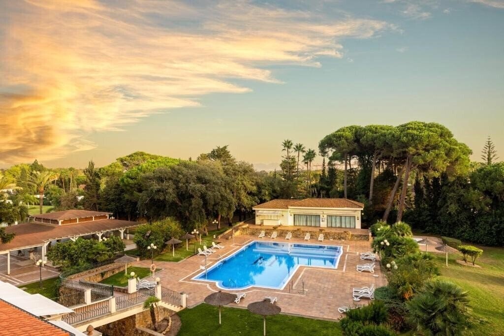 Imaginea Guadacorte Park 4*