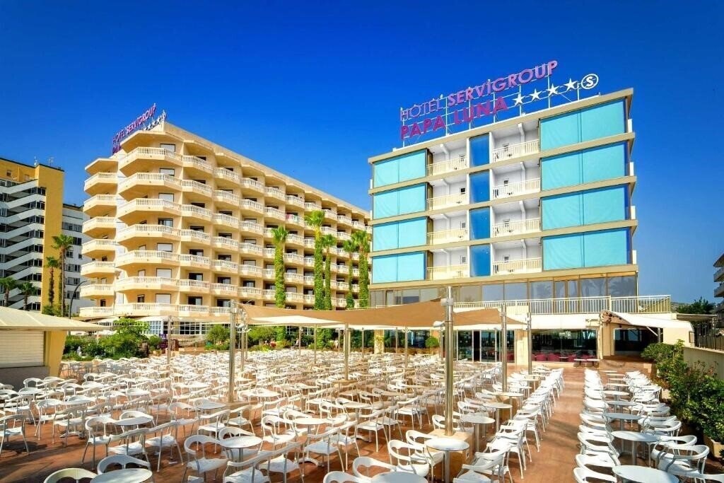 Fotografie Papa Luna 4*