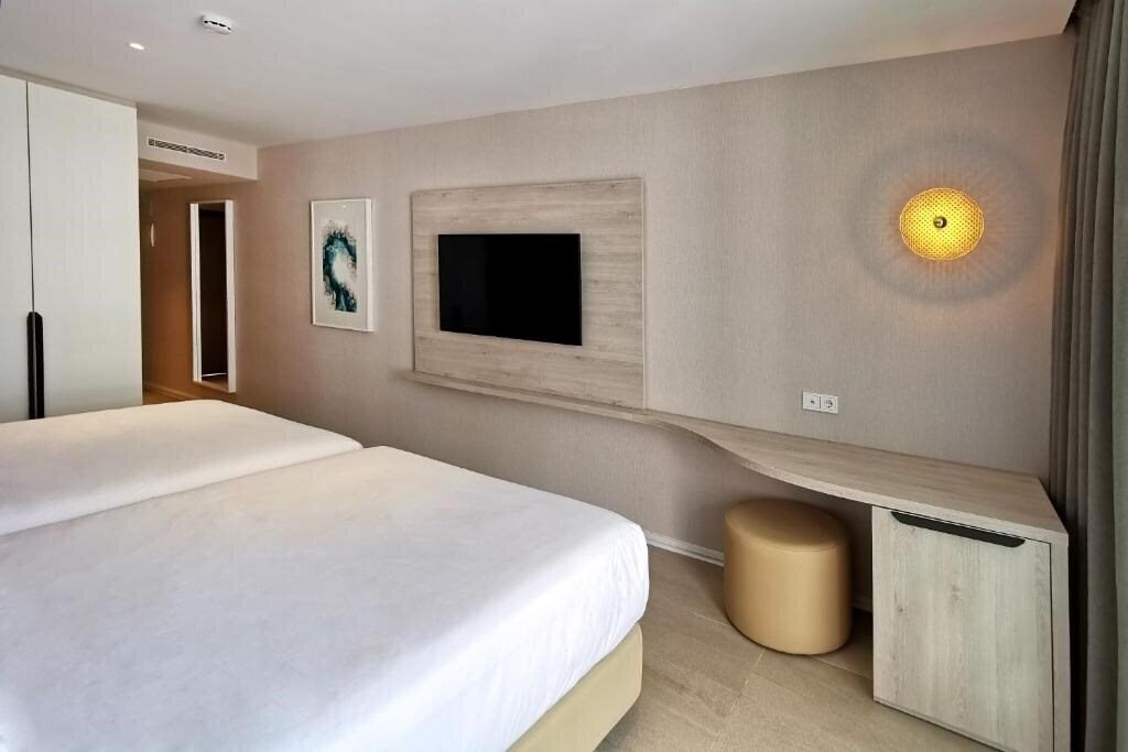 Imaginea Hotel & SPA Castillo De Peniscola (ex. Hotel Los Delfines Peniscola) 4*