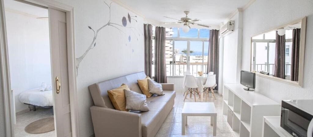 Imaginea Apartamentos Palm Beach Club Carihuela (ex. Palm Beach Club Apartment) 2*