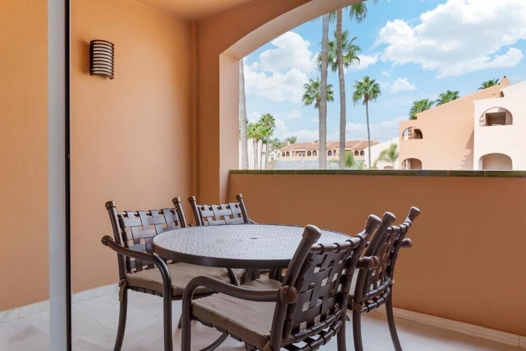 Imaginea Los Amigos Beach Club 2*