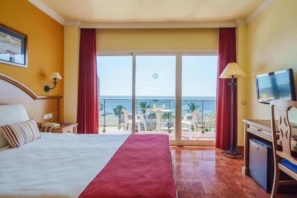 Fotografii Isabel 4*