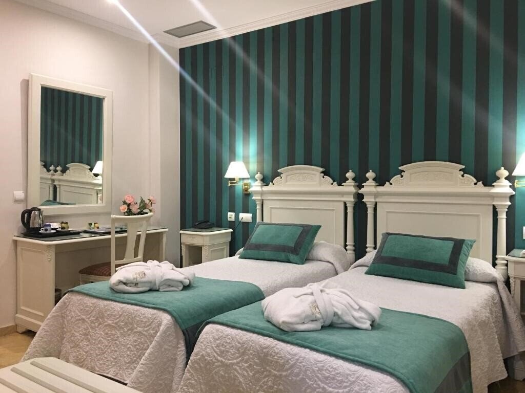 Hotel Adriano 3*