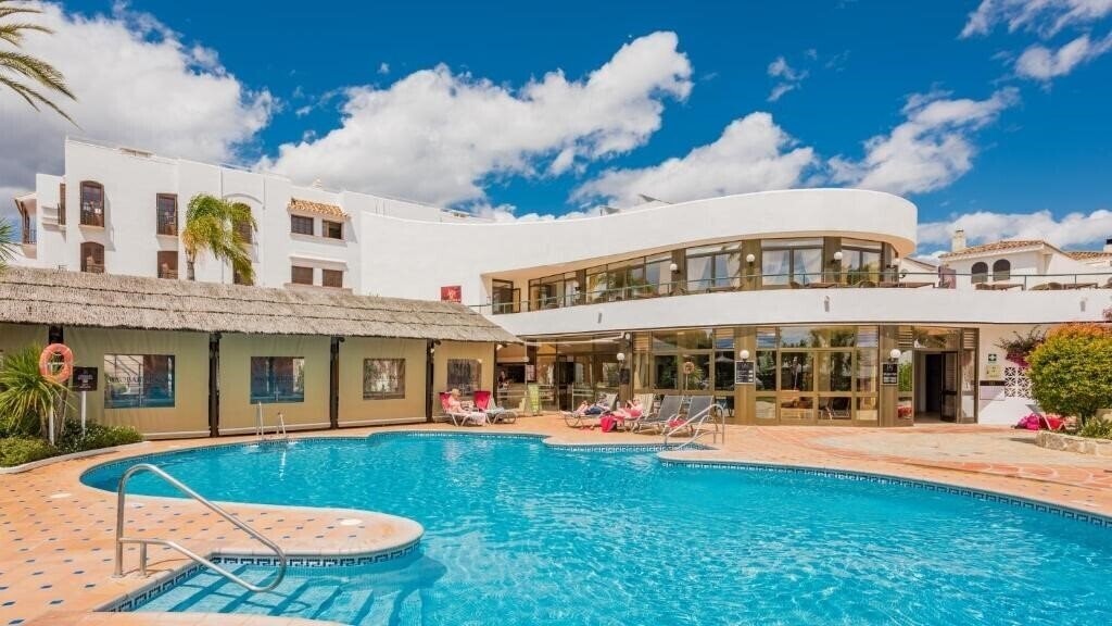 Hotel Macdonald Villacana Club 3*