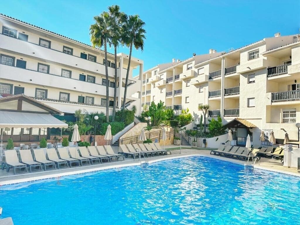 Отель Crown Resorts Club Marbella 3*