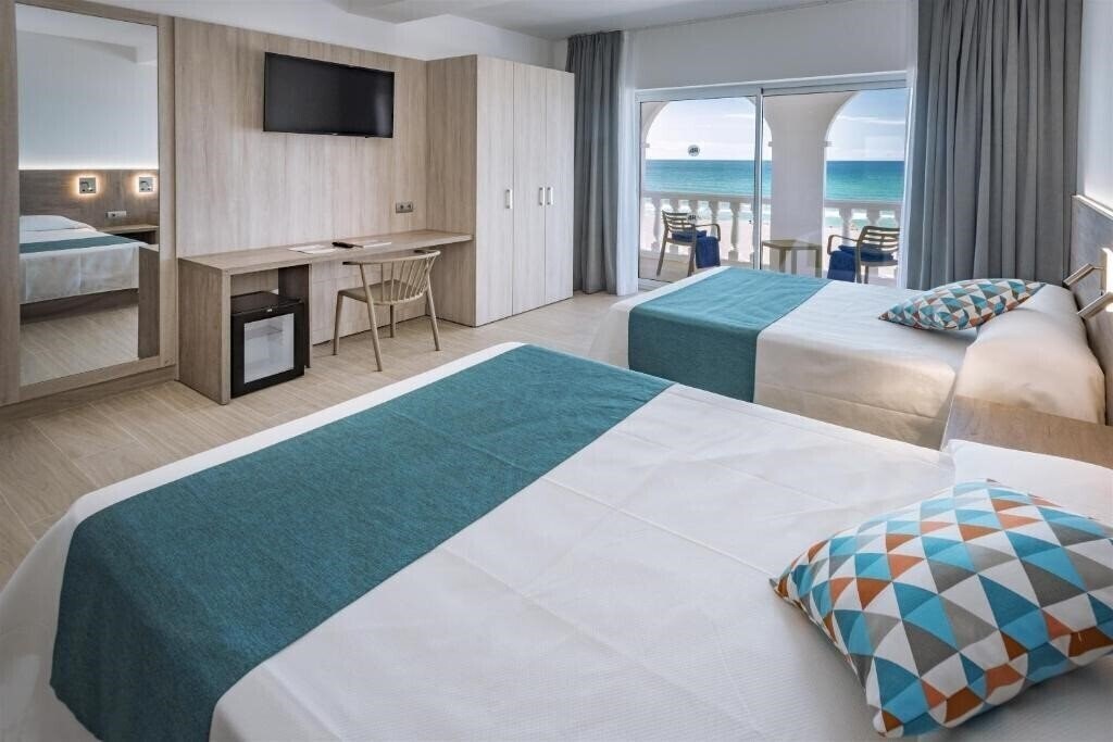 Fotografii 4R Gran Hotel Europe (ex. Ohtels Gran Hotel Europe) 4*