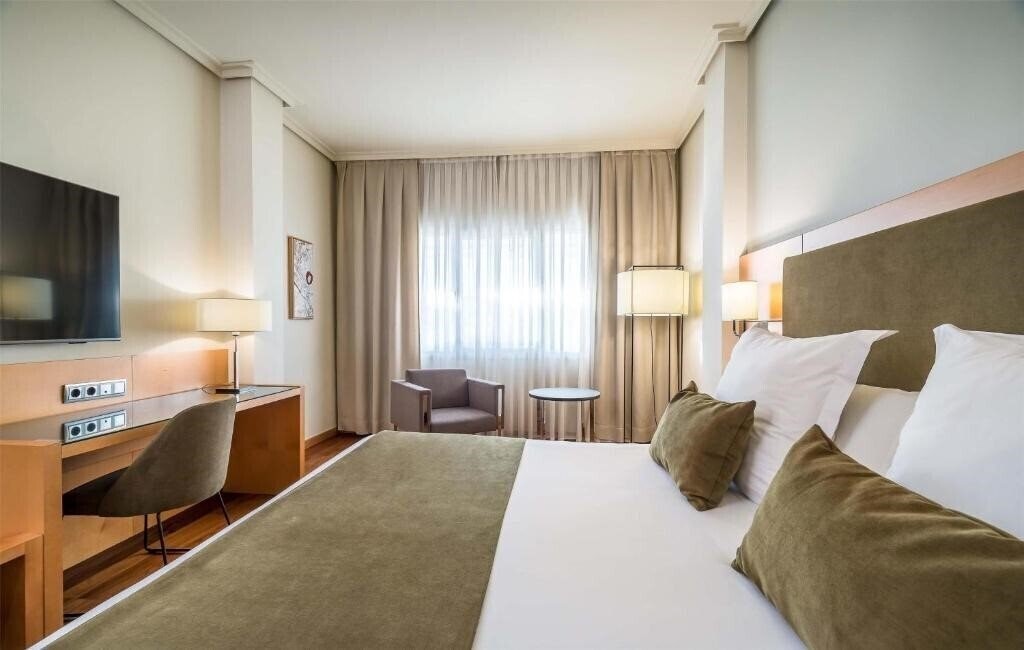 Hotel Silken 7 Coronas 4*