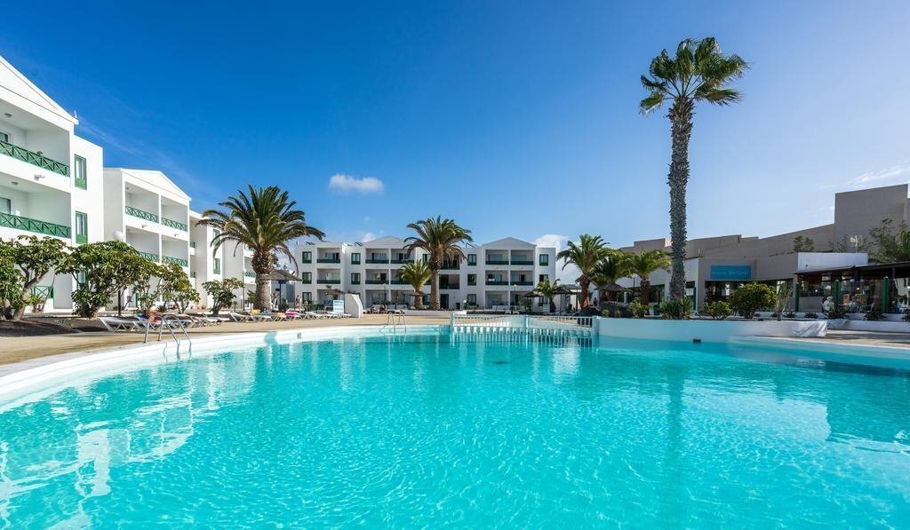 Hotel Apartamentos Blue Sea Costa Teguise Beach 2*