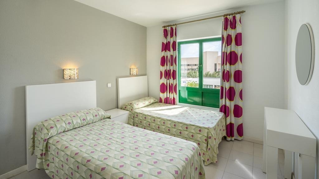 Imaginea Apartamentos Blue Sea Costa Teguise Beach 2*